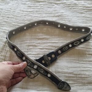 Vintage | Western Style Silver Belt